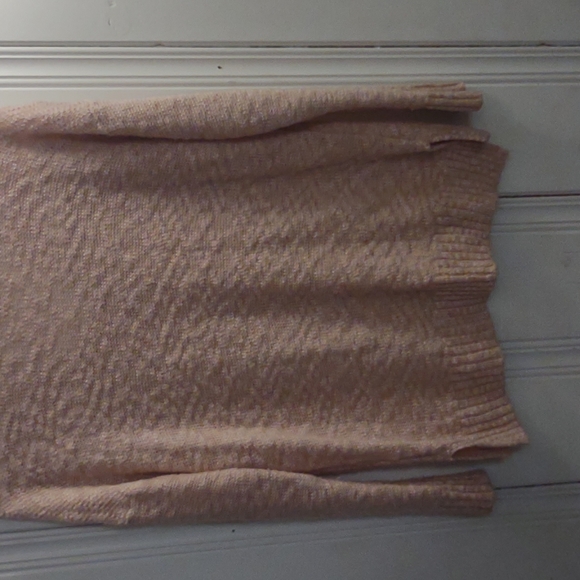 Charlotte Russe Thin Sweater - Picture 4 of 4